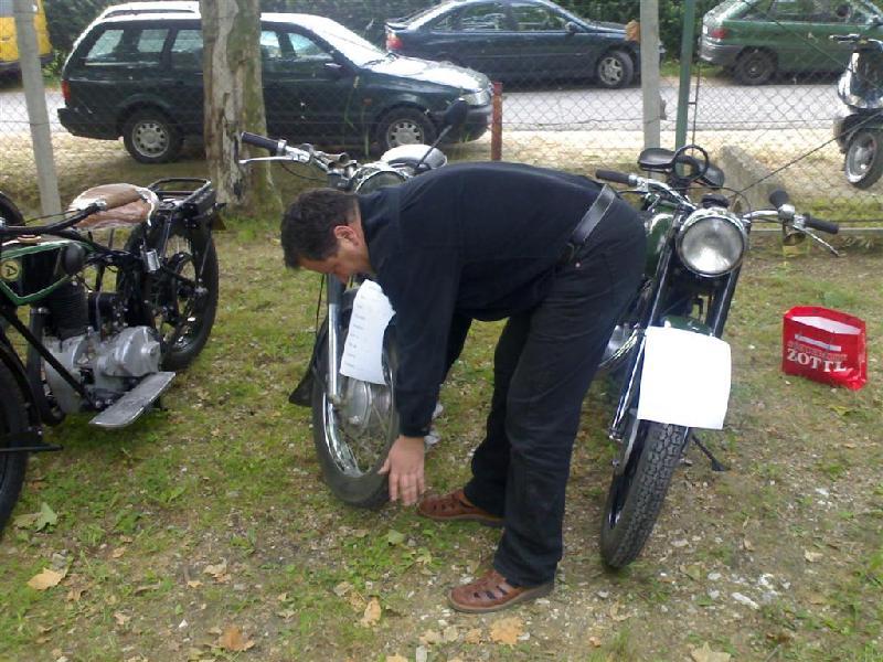 20060528830 (Large).jpg